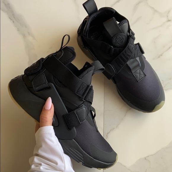 NWT Nike huarache city - Picture 2 of 8